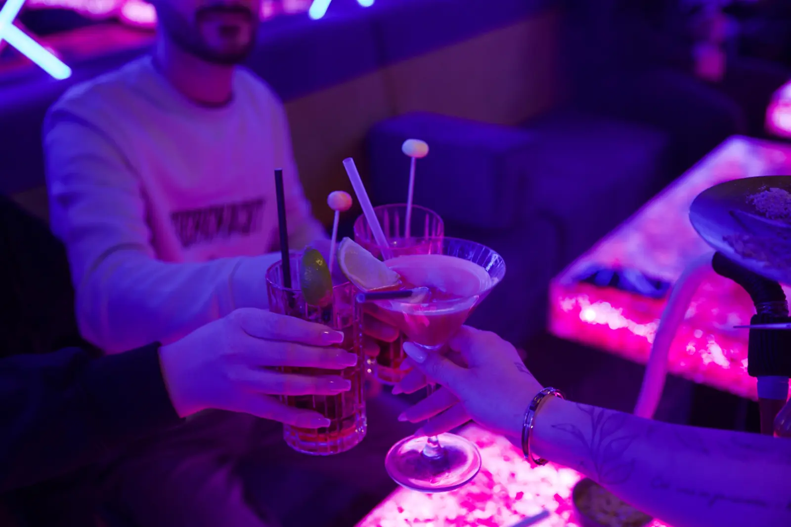 Cocktails zur Slavic Night in der Mirror Lounge Aachen